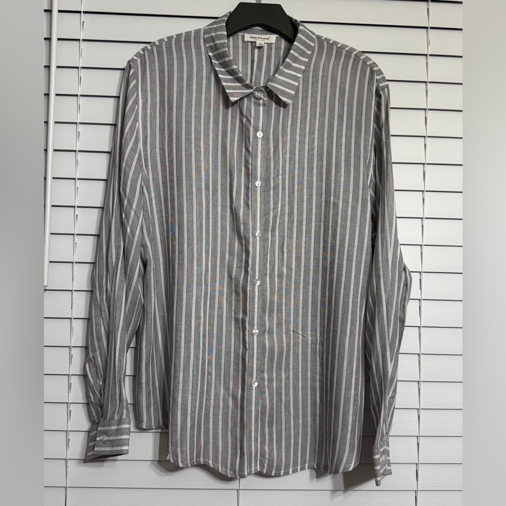 Women Hester & orchard button up shirt XL excellent condition.